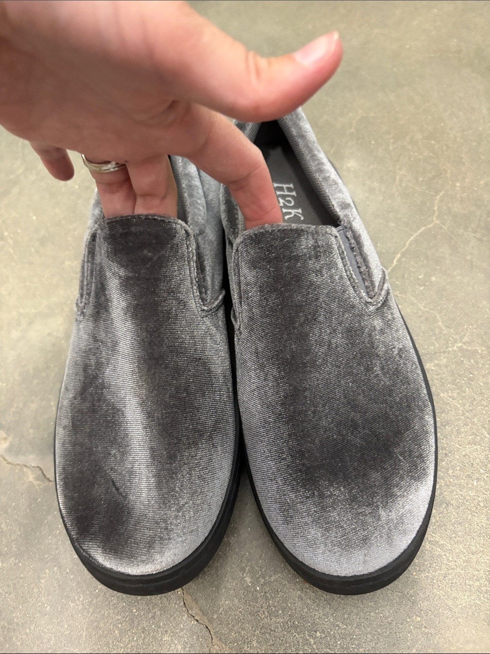 Women’s Velvet Slip-On Flats in Grey